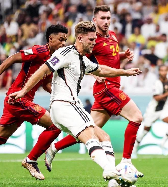 泰山纪念建队32周年，队史5次夺顶级联赛冠军，8次足协杯冠军（泰山队迎来建队32周年：队史5夺顶级联赛、8捧足协杯）