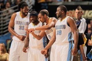 FC26美丽足球：维蒂尼亚、德容领衔，金外脚背夸雷斯马在列（FC26华丽足球：维蒂尼亚、德容领衔，外脚背之王夸雷斯马入选）