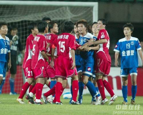 早报：拥有地表最强人类的从容感……怎么，你们没有吗？（早报：拥有地表最强人类的底气与从容——怎么，你们没有？）