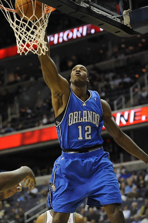 邓弗里斯：希望两到三周内复出，我们的球队就像一个大家庭（邓弗里斯：力争两三周内回归，球队就像一家人）