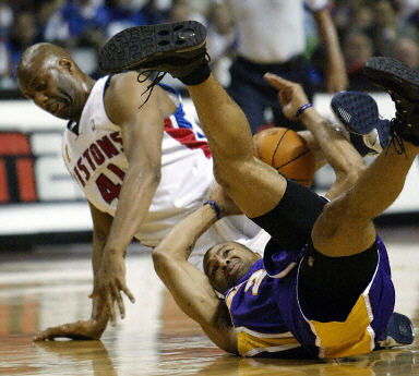 队史第二！英格拉姆猛龙前20场恭喜437分，仅次于伦纳德（英格拉姆猛龙前20战轰下437分，队史仅次伦纳德排第2）