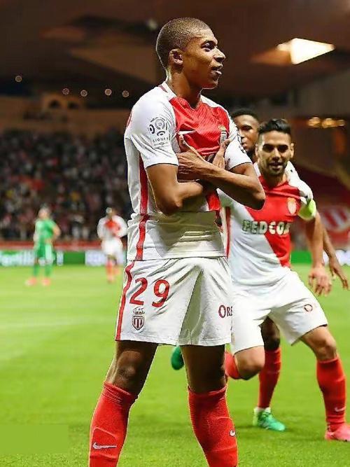 英博队医：马莱莱伤情与亚马尔相同，他很痛苦要吃止疼药（英博队医：马莱莱伤势与亚马尔相同，疼痛难忍需服用止痛药）