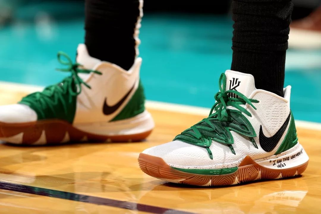 勇士vs公牛首发：巴特勒复出PK吉迪&武切维奇（勇士对阵公牛首发出炉：巴特勒回归对决吉迪与武切维奇）