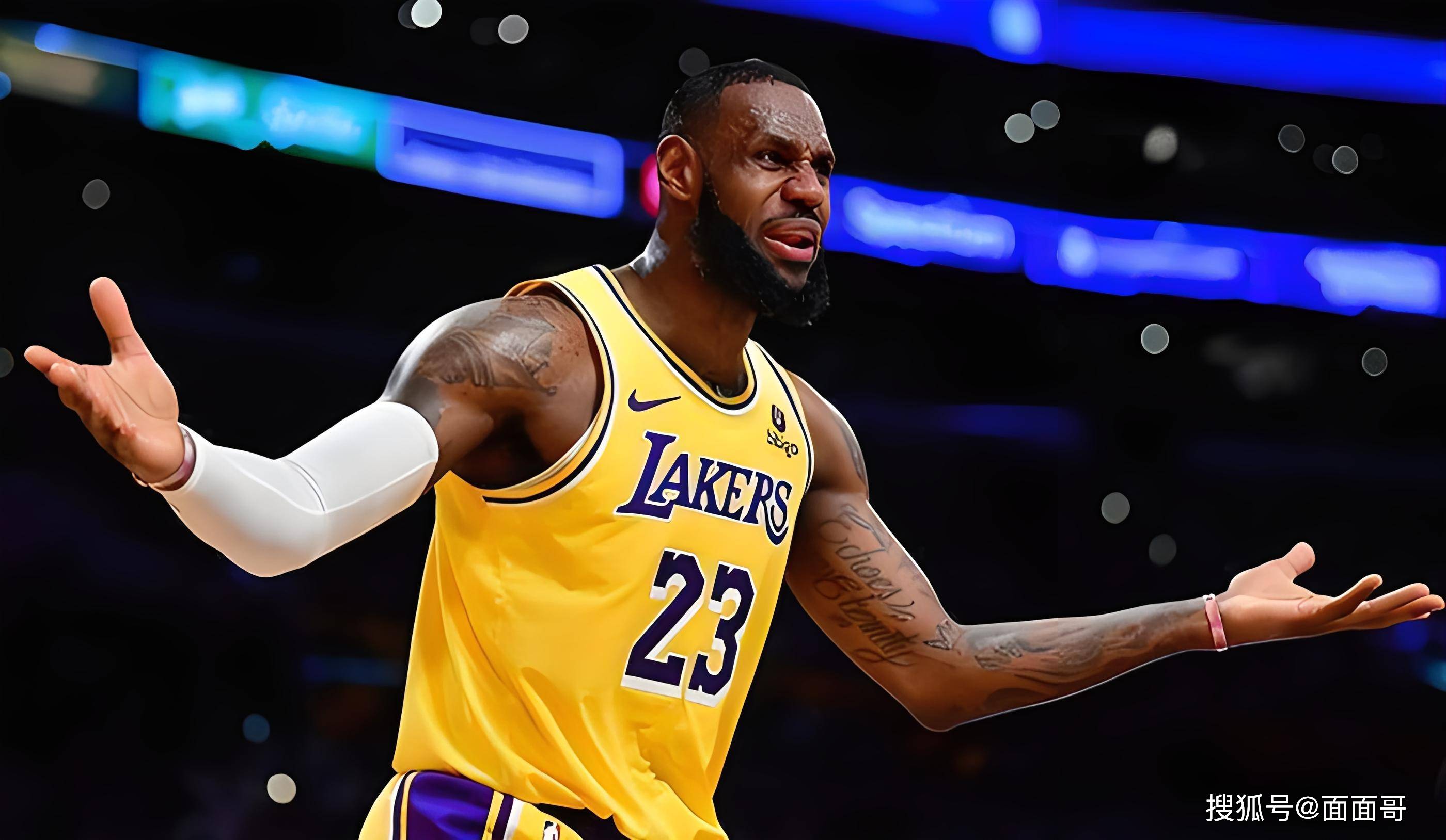 看台嘘声不断，不是因为输球（看台嘘声此起彼伏，原因不在输球）