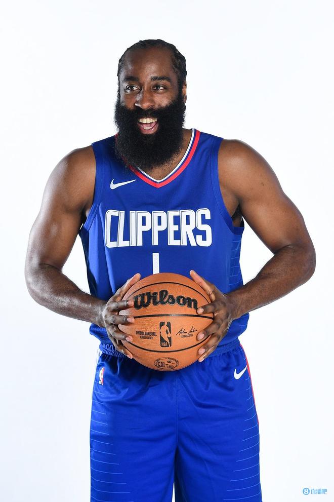 每体：2023年西甲冠军归属确定后，巴萨要求莱万别再进球（每体：2023西甲冠军落定后，巴萨被曝劝莱万别再进球）