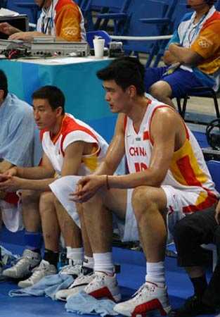 DO：巴萨、曼城、巴黎都有意阿克利乌什，他更可能明夏转会（DO：巴萨、曼城、巴黎均有意阿克利乌什，明夏转会可能性更大）