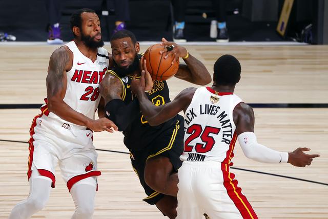 篮球湖人超级替补连续三场得分上双（湖人板凳奇兵三连场得分上双）