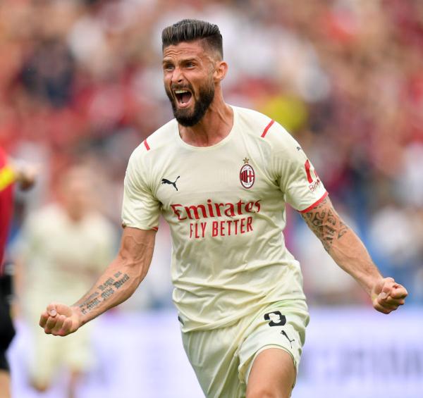 感谢恩师，出自崇明基地的海港球员将奖牌挂在徐根宝脖子上（致敬恩师，海港崇明出身球员将奖牌挂在徐根宝颈间）