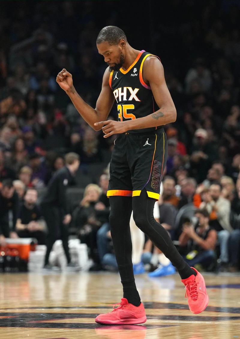 罗马诺：埃利奥特预计会回利物浦，利物浦将与维拉进行协商（罗马诺：埃利奥特有望回归利物浦，红军将与维拉展开谈判）