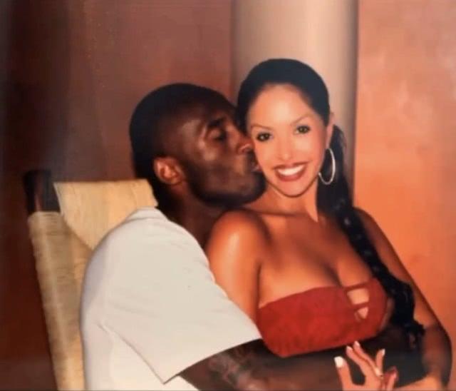 意甲最新动态：米兰锁定18岁新锋，国米仅落榜首一分（意甲快讯：米兰盯上18岁新前锋，国米距榜首仅差一分）