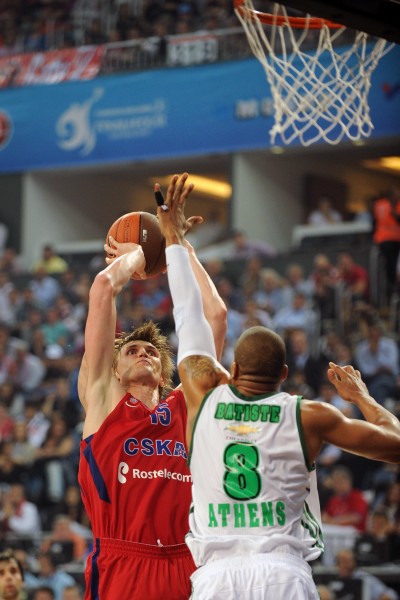 勇士替补席集体爆发，霍福德表现抢眼库里，独行侠终究错付浓眉！（勇士替补火力全开，霍福德与库里抢镜，独行侠终究错信浓眉）