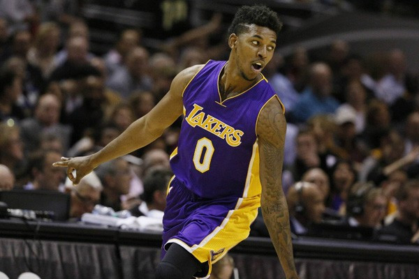 辽宁男篮王哲林连续得分超30（王哲林为辽篮连场砍下30+分）