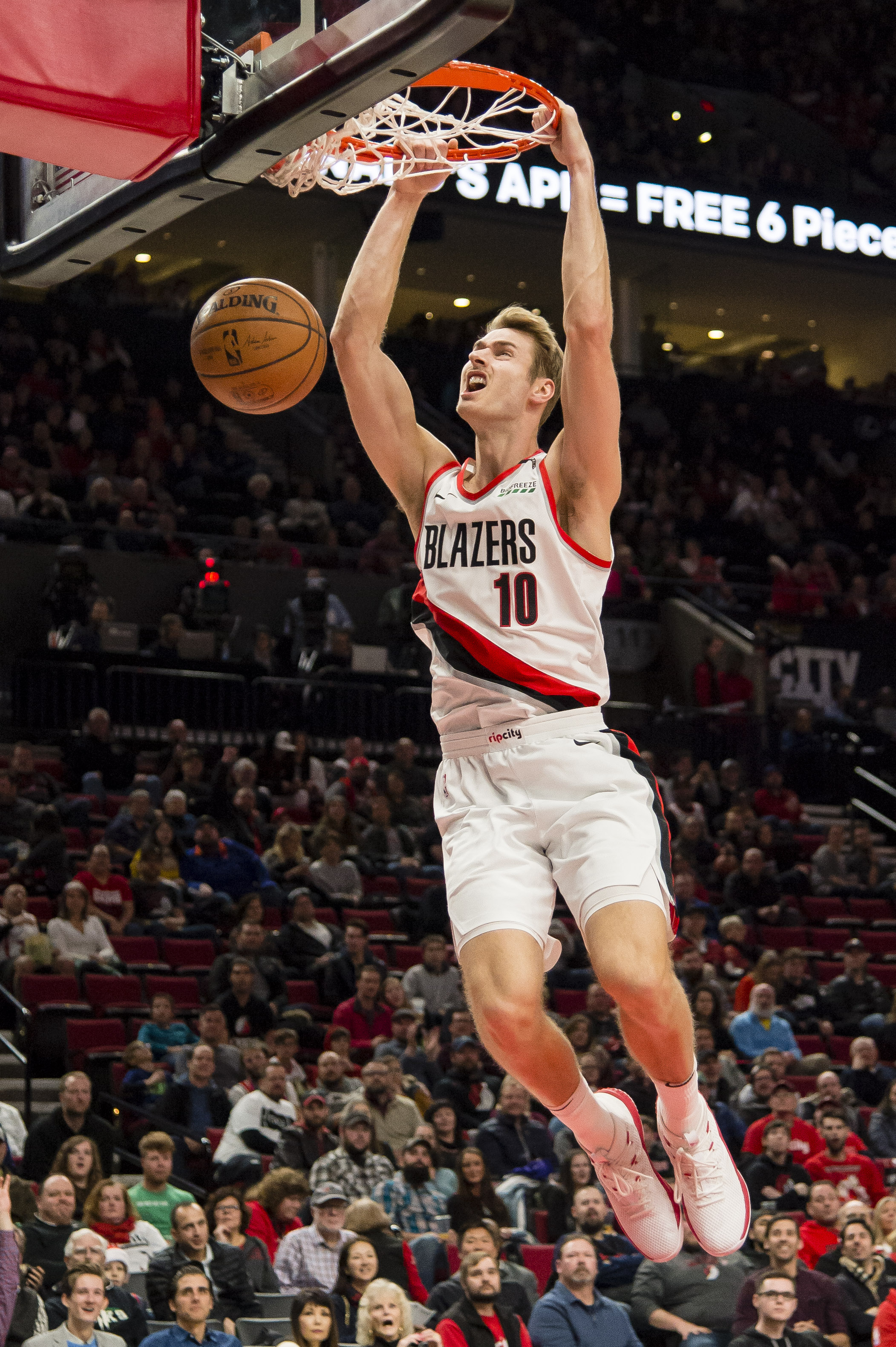 世欧预战报：隆格伦抽射准绝平，瑞典1-1斯洛文尼亚（世欧预战报：隆格伦读秒抽射扳平，瑞典1-1战平斯洛文尼亚）