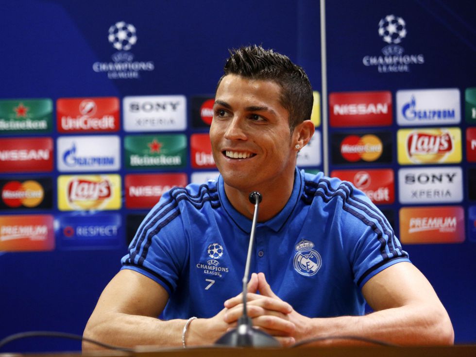 记者：金玟哉因牙齿和肌肉问题将缺席与海登海姆的比赛（因牙齿与肌肉问题，金玟哉无缘对阵海登海姆一战）